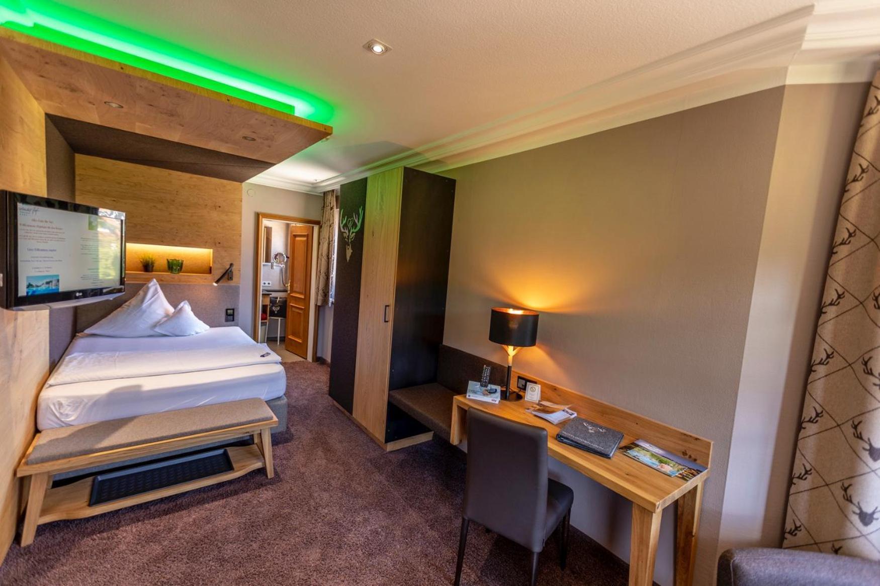 Hotel Heselbacher Hof ไบเออร์สบรอนน์ ภายนอก รูปภาพ